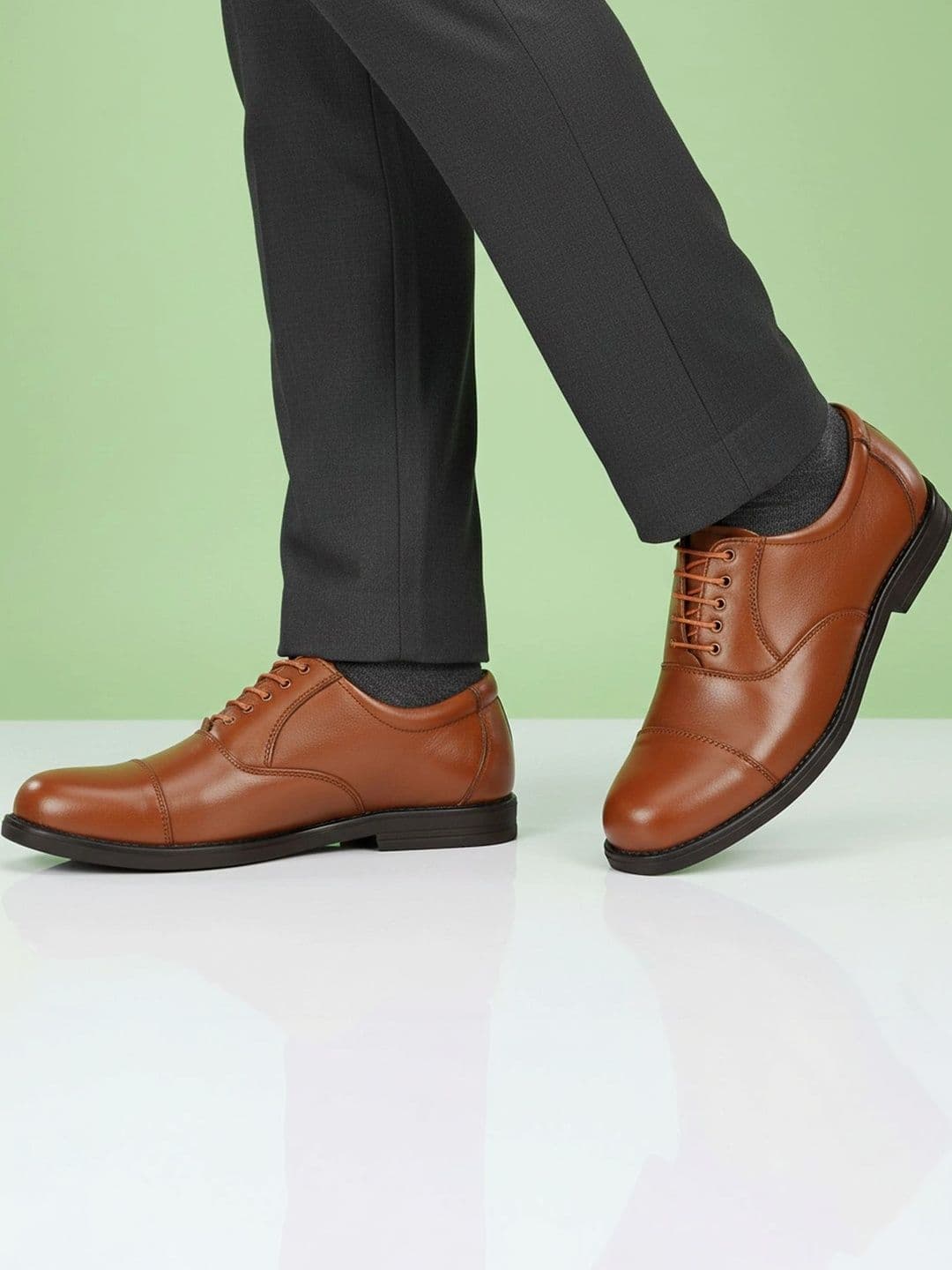 Vitoria Men Round Toe Lace-Ups Oxfords Formal Shoes With Cap - view 1