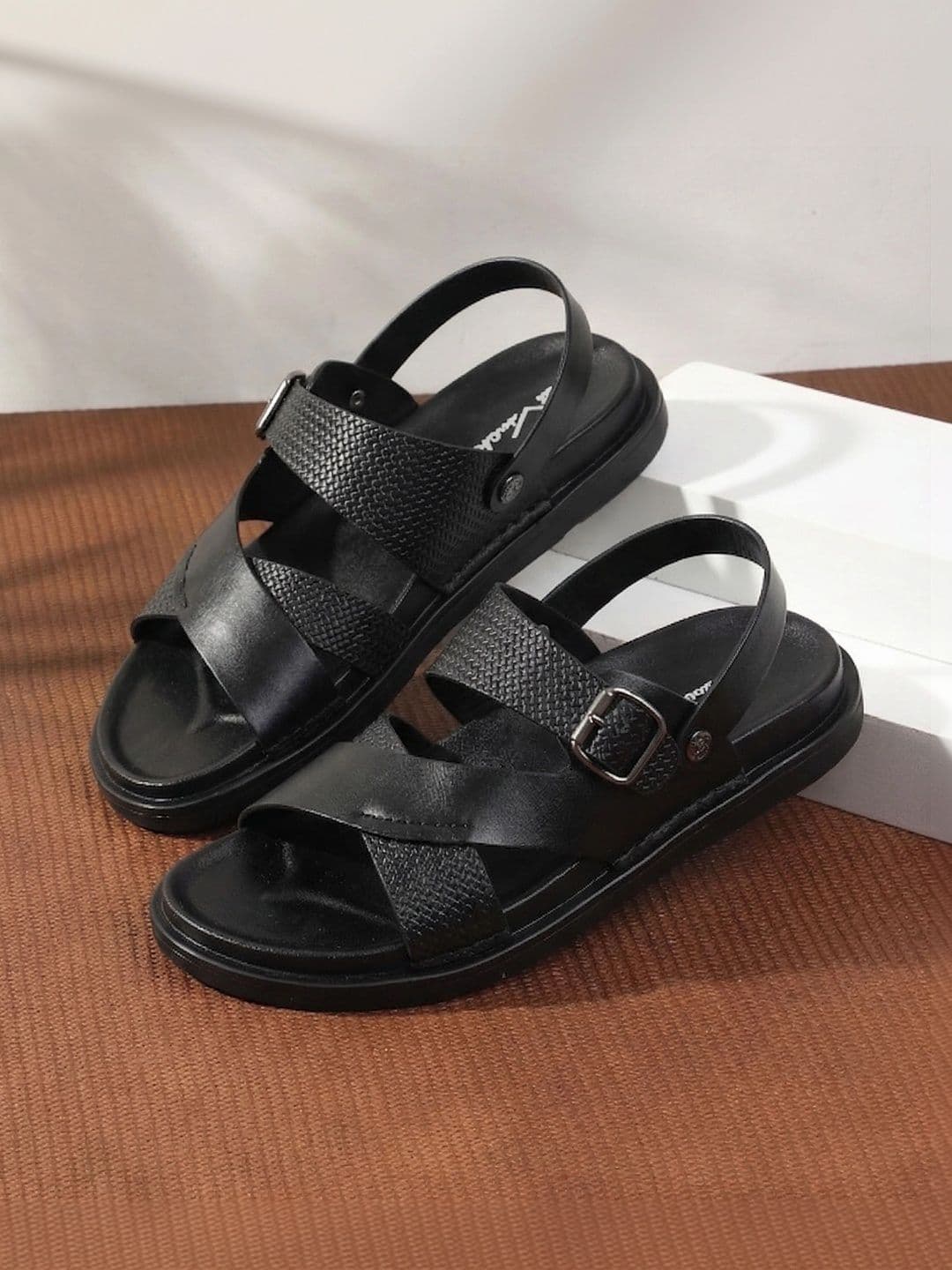 DAVINCHI Men's Sandals Leather Textured Buckle Black Buckle - view 1
