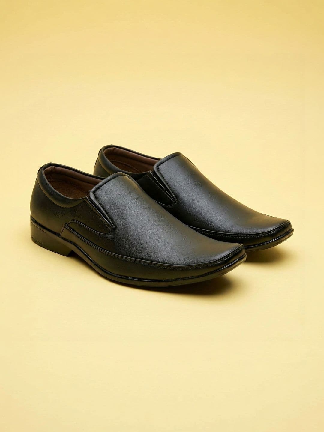 Vitoria Men Pointed Toe Slip-On Slip-On Shoes Formal Shoes With Shoes - view 1