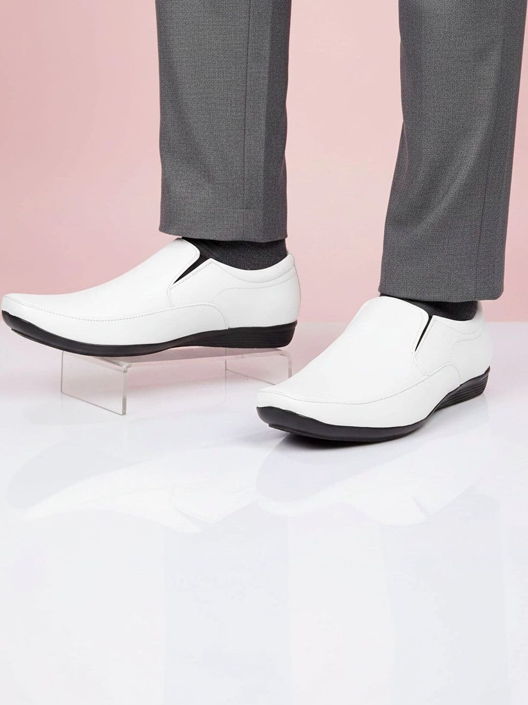 Vitoria Men Formal Slip-On Shoes With Stylish Cap - view 1