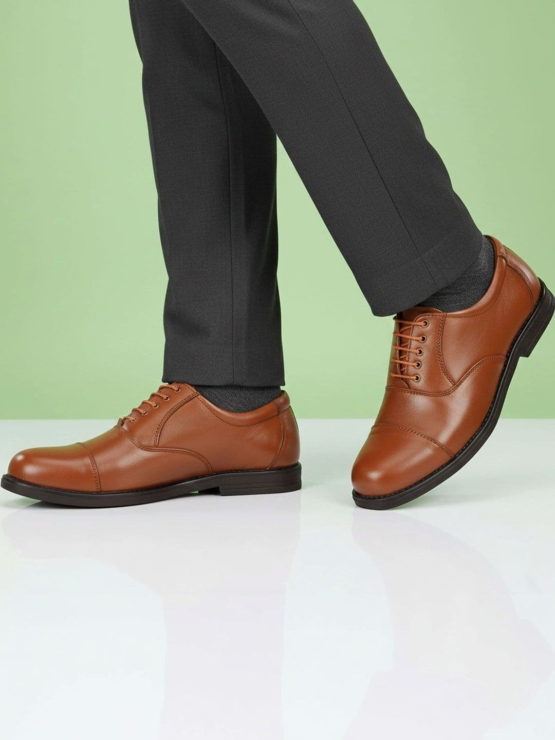 Vitoria Men Round Toe Lace-Ups Oxfords Formal Shoes With Cap - view 1