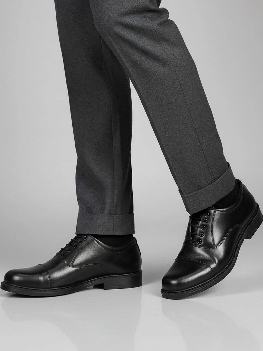 Vitoria Men Round Toe Lace-Ups Oxfords Formal Shoes With Cap - view 1