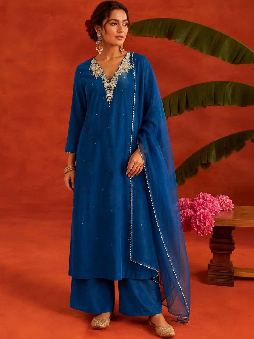Varanga Women Ethnic Motifs Embroidered Regular Thread Work Kurta with Palazzos & With Dupatta - view 1