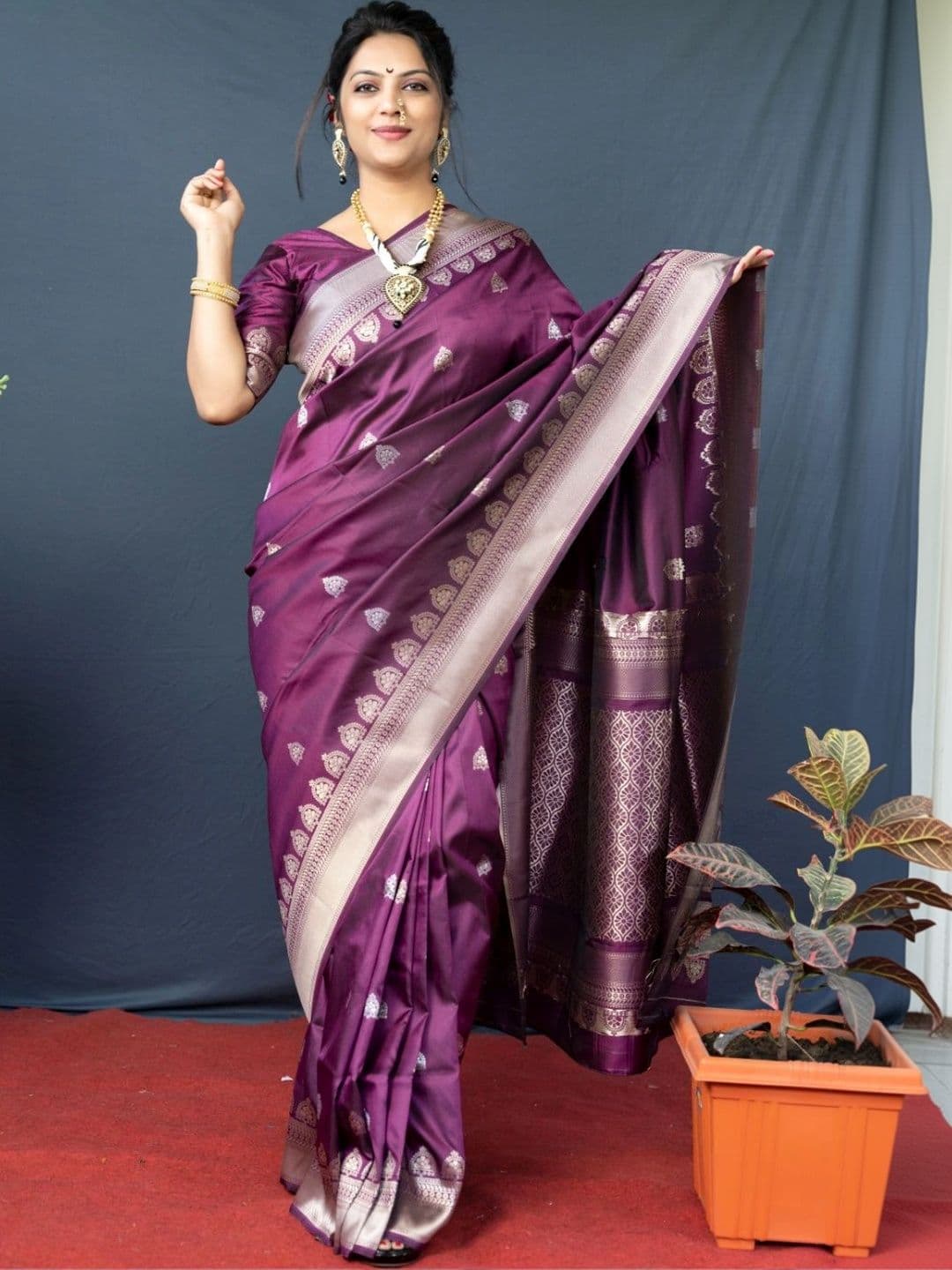 Dhaaga Ghar Woven Design Zari Art Silk Banarasi Saree - view 1