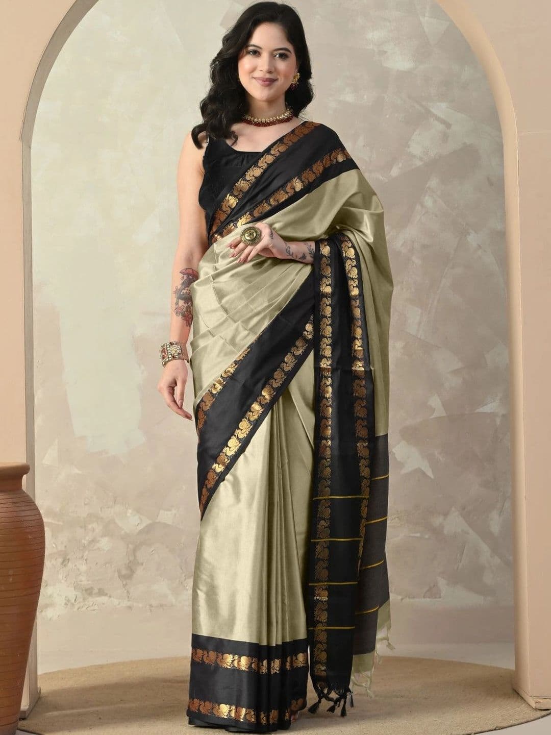 UMANTA Ethnic Motifs Zari Silk Cotton Designer Gadwal Saree - view 1