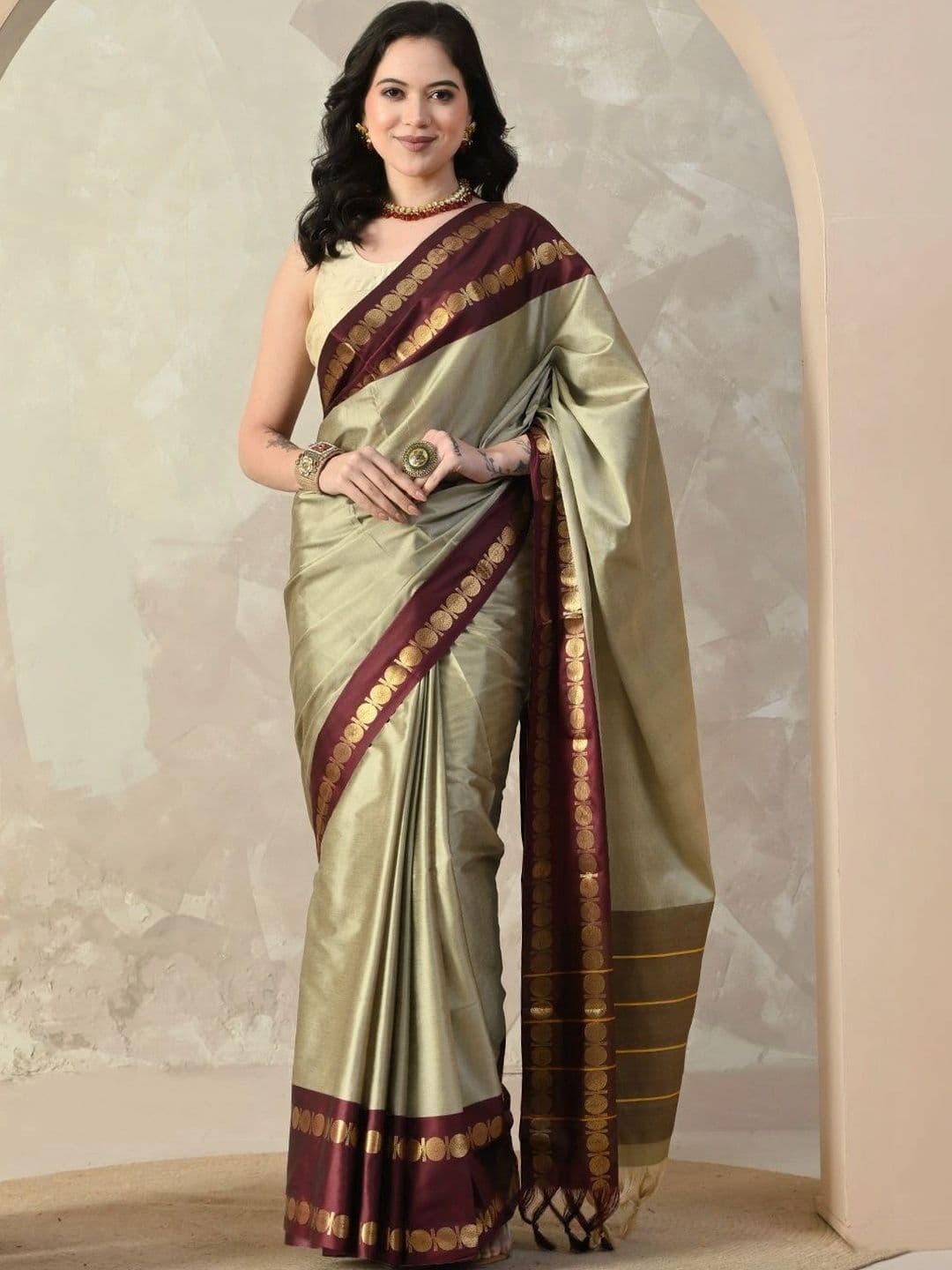 UMANTA Woven Design Zari Designer Gadwal Saree - view 1