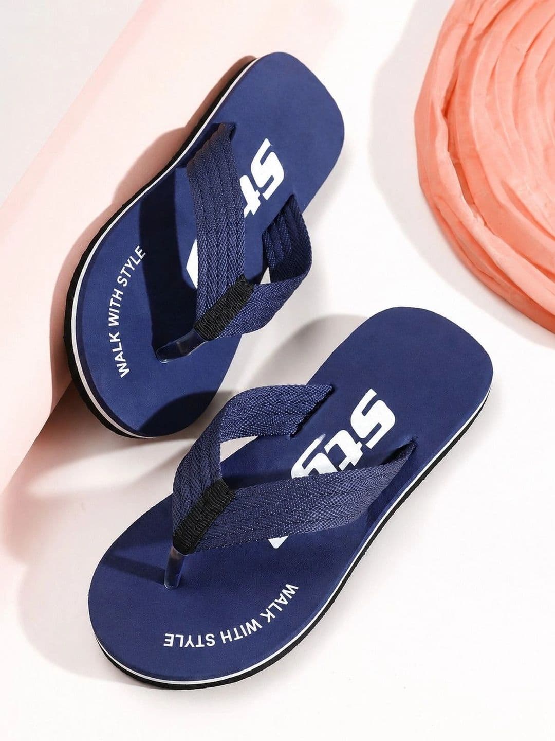 ENRIZZ Men Printed Thong Flip-Flops - view 1