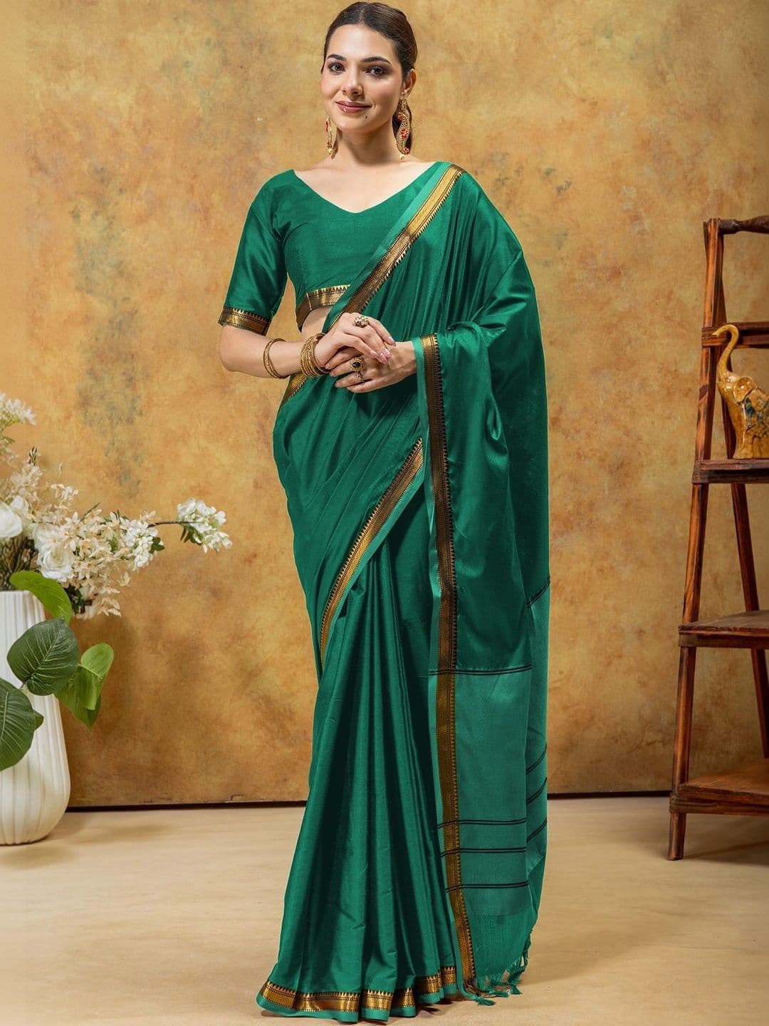 UMANTA Zari Designer Gadwal Saree - view 1