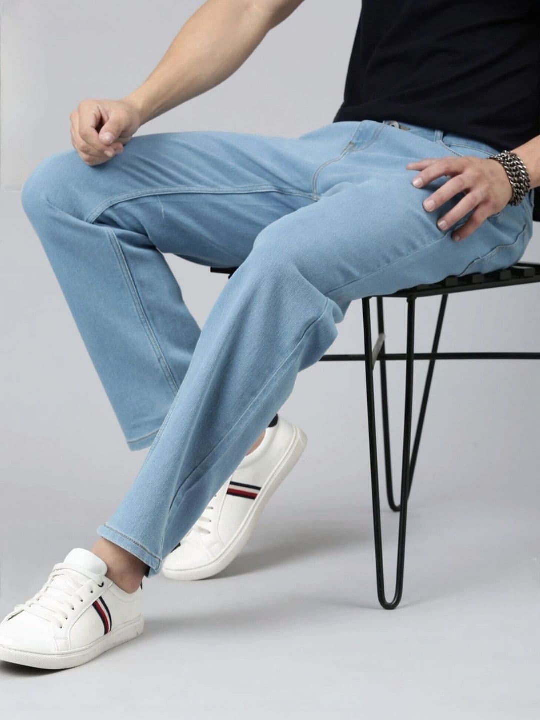 Gaucha Men Relaxed Fit Mid-Rise Light Fade Stretchable Jeans - view 1
