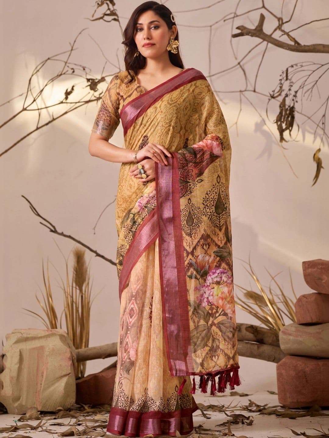 LeeliPeeri Designer Floral Linen Blend Designer Patola Saree - view 1