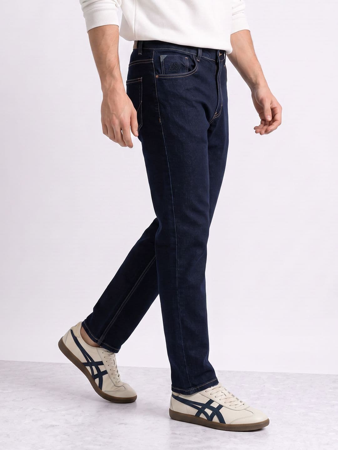 Aeropostale Men Dark Shade Stretchable Jeans - view 1