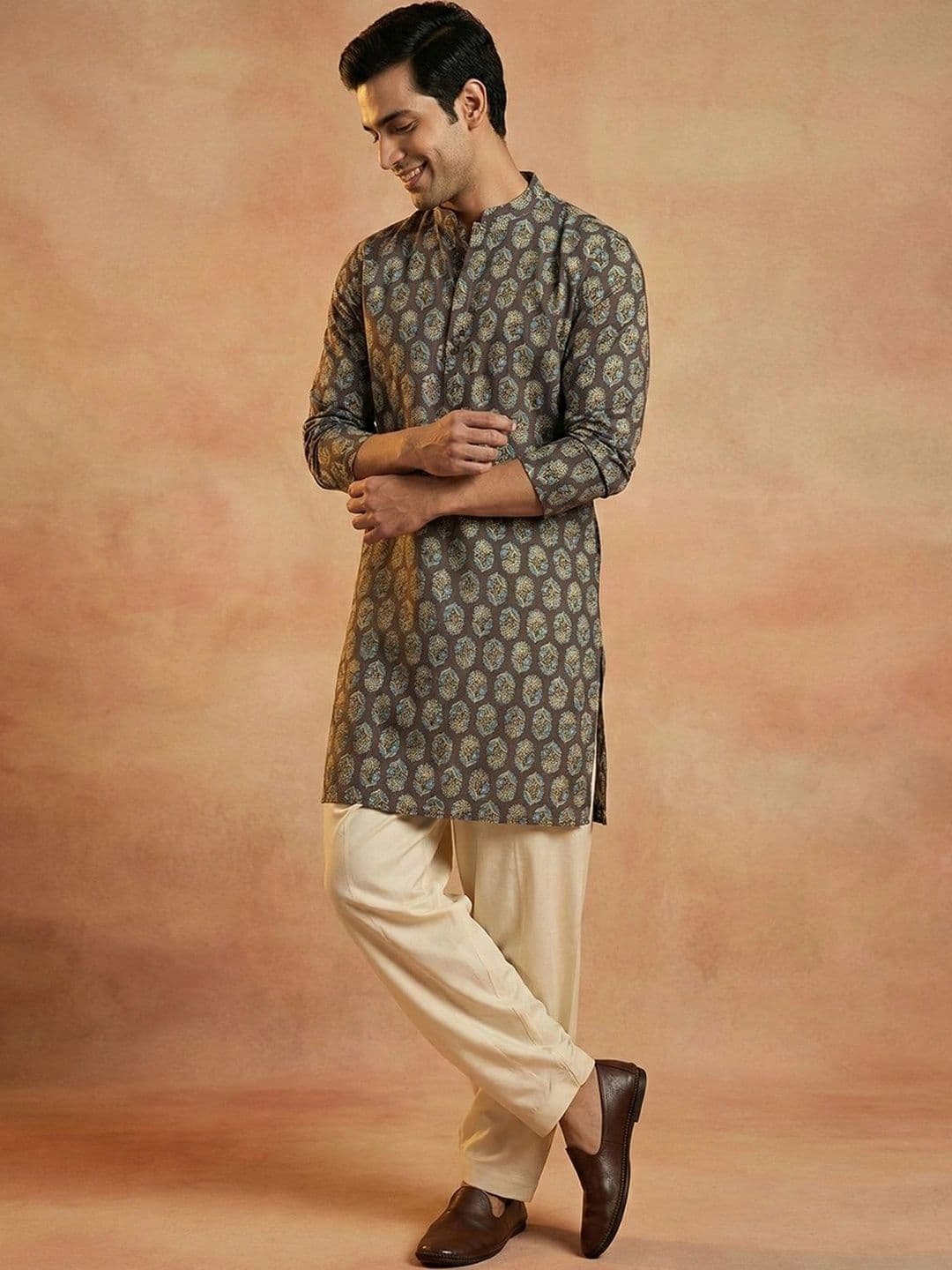 House of Pataudi Men Ethnic Motifs Printed Indie Prints Kurta - view 1