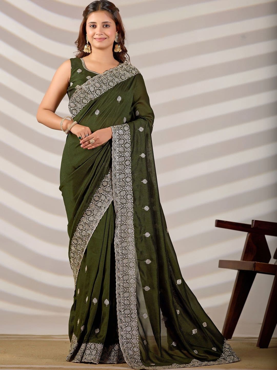 HETURAJ FASHION Embellished Embroidered Supernet Saree - view 1