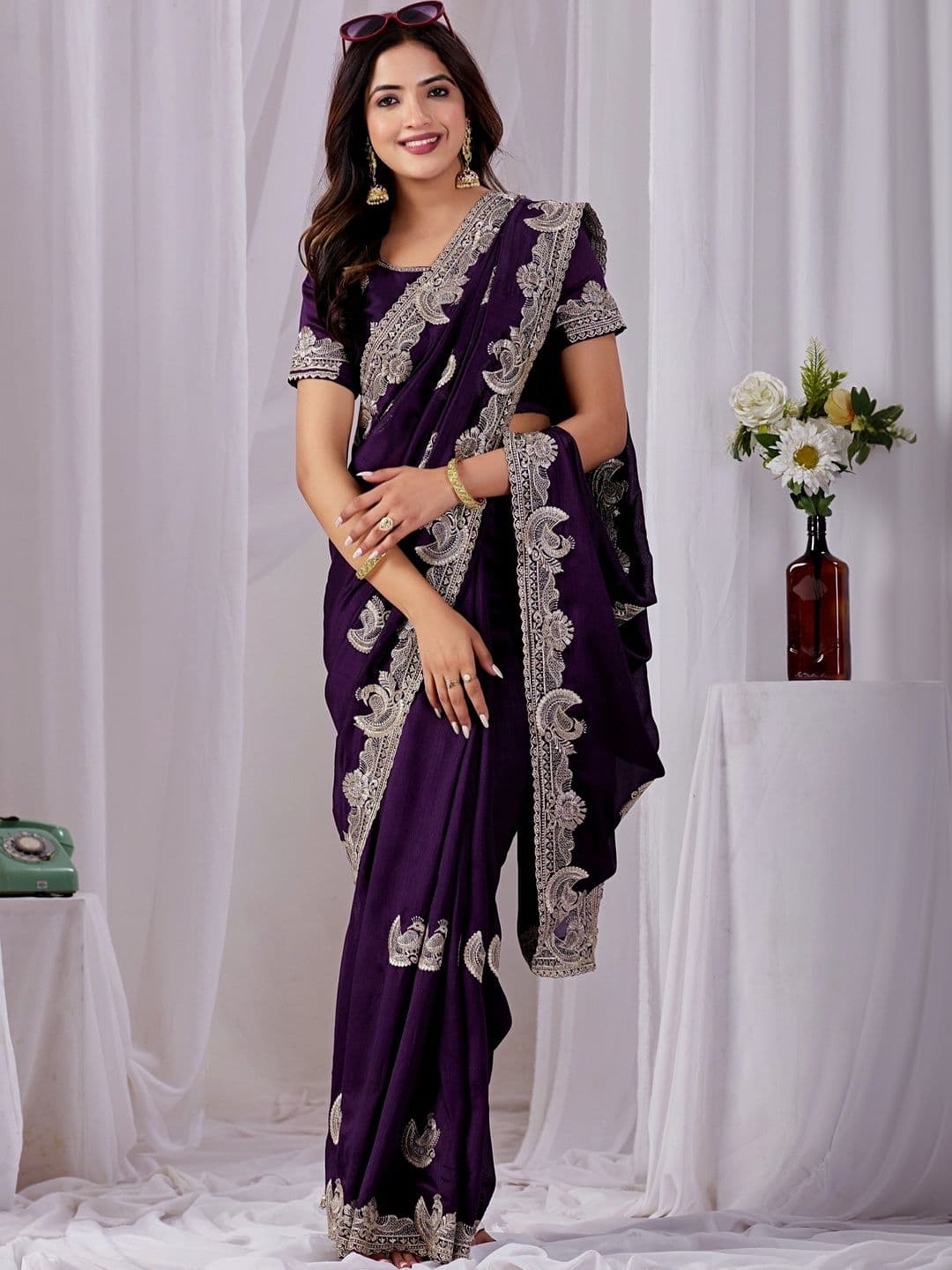 HETURAJ FASHION Floral Zari Supernet Saree - view 1