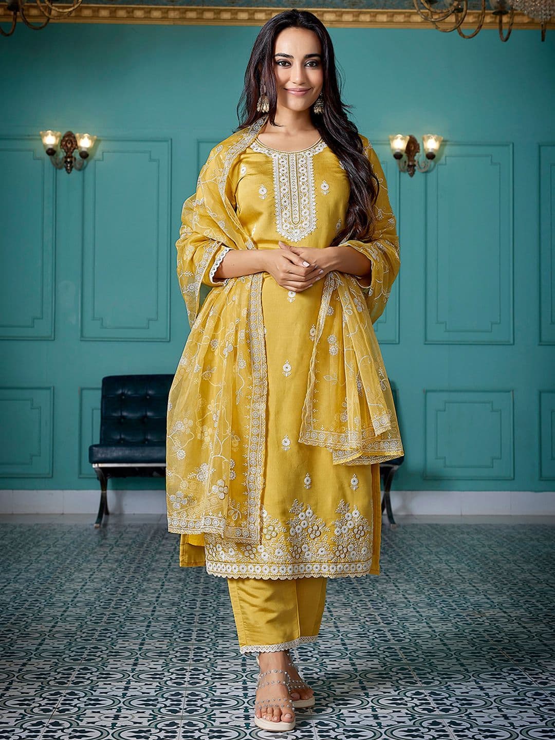 Royal Export Ethnic Motifs Embroidered Thread Work Straight Kurta with Trousers & Dupatta - view 1