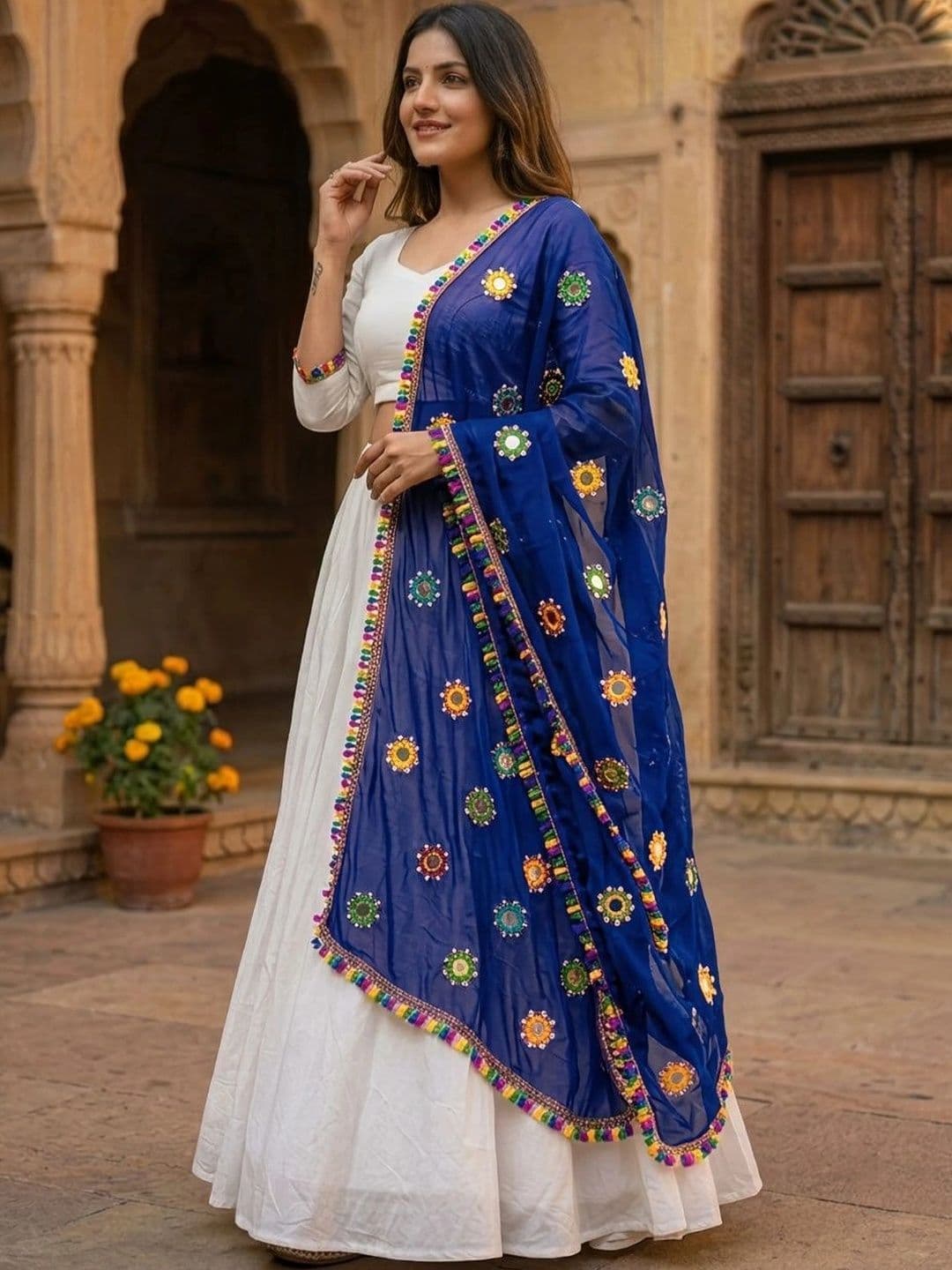 TAMNNA DUPATTA HUB Ethnic Motifs Dupatta with Mirror Work - view 1