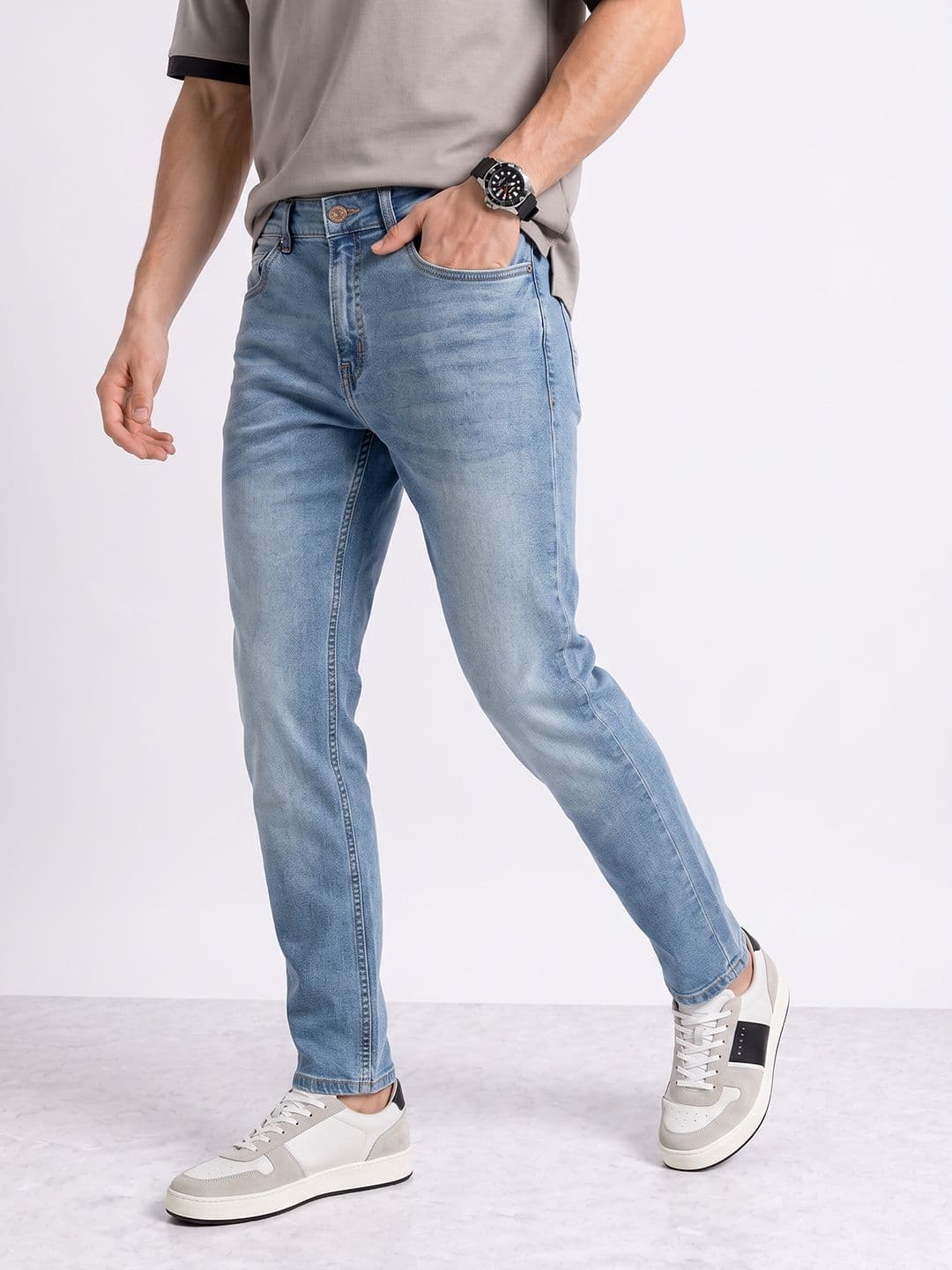 Aeropostale Men Tapered Fit Light Fade Jeans - view 1