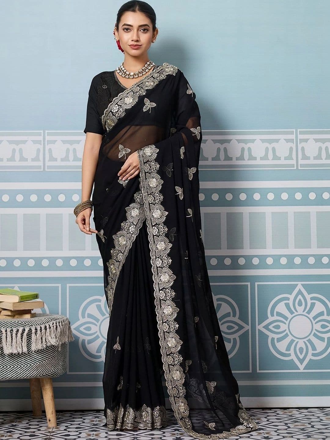 Leelavati Women Ethnic Motifs Embroidered Pure Georgette Saree - view 1