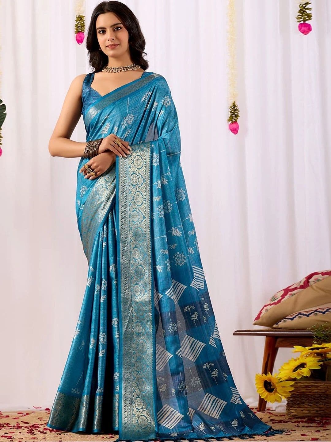 LeeliPeeri Designer Floral Zari Silk Blend Designer Saree - view 1