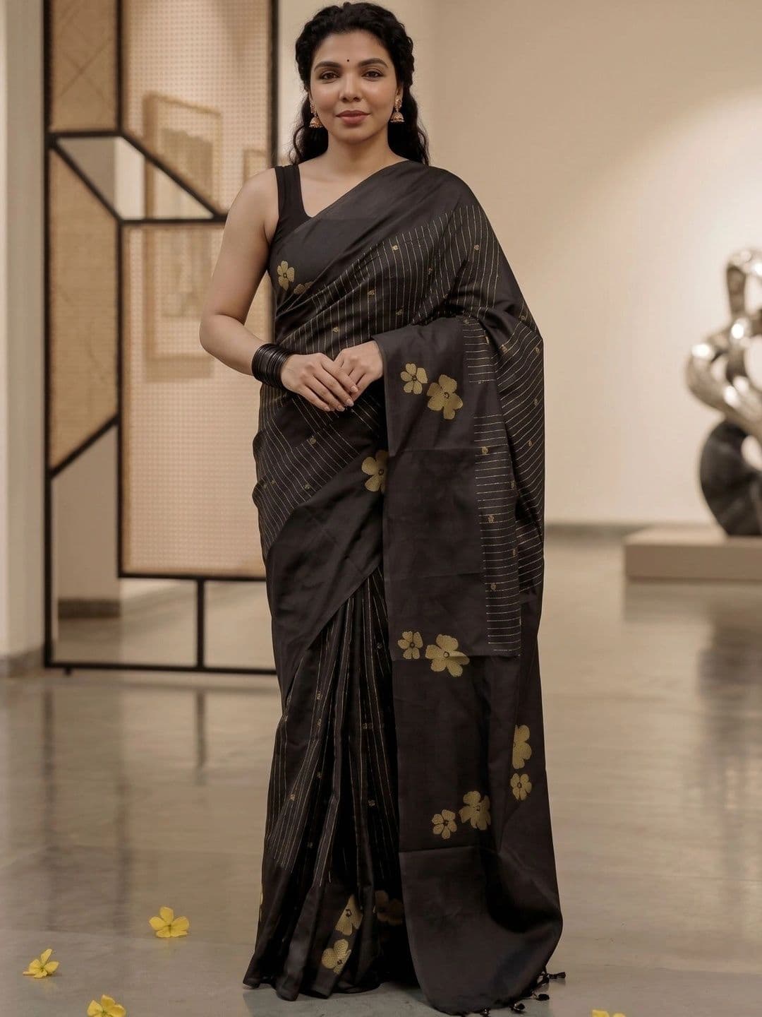 GMK Fashions Floral Zari Linen Blend Saree - view 1