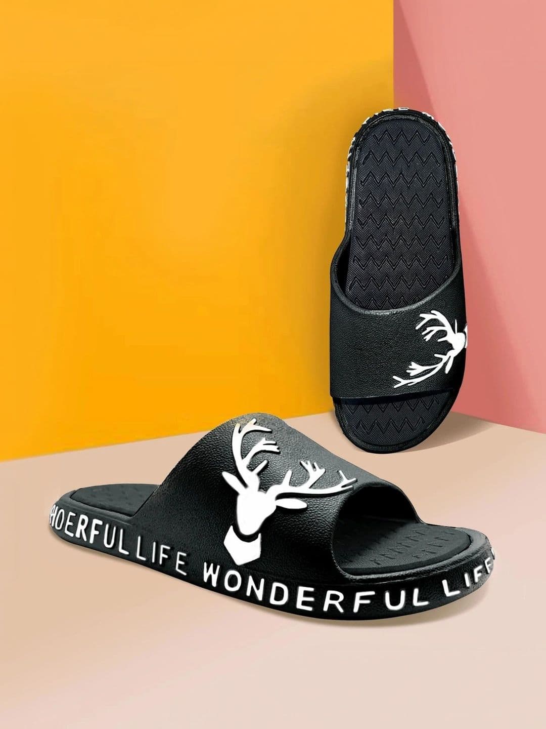 DECONDS Men Printed Sliders - view 1