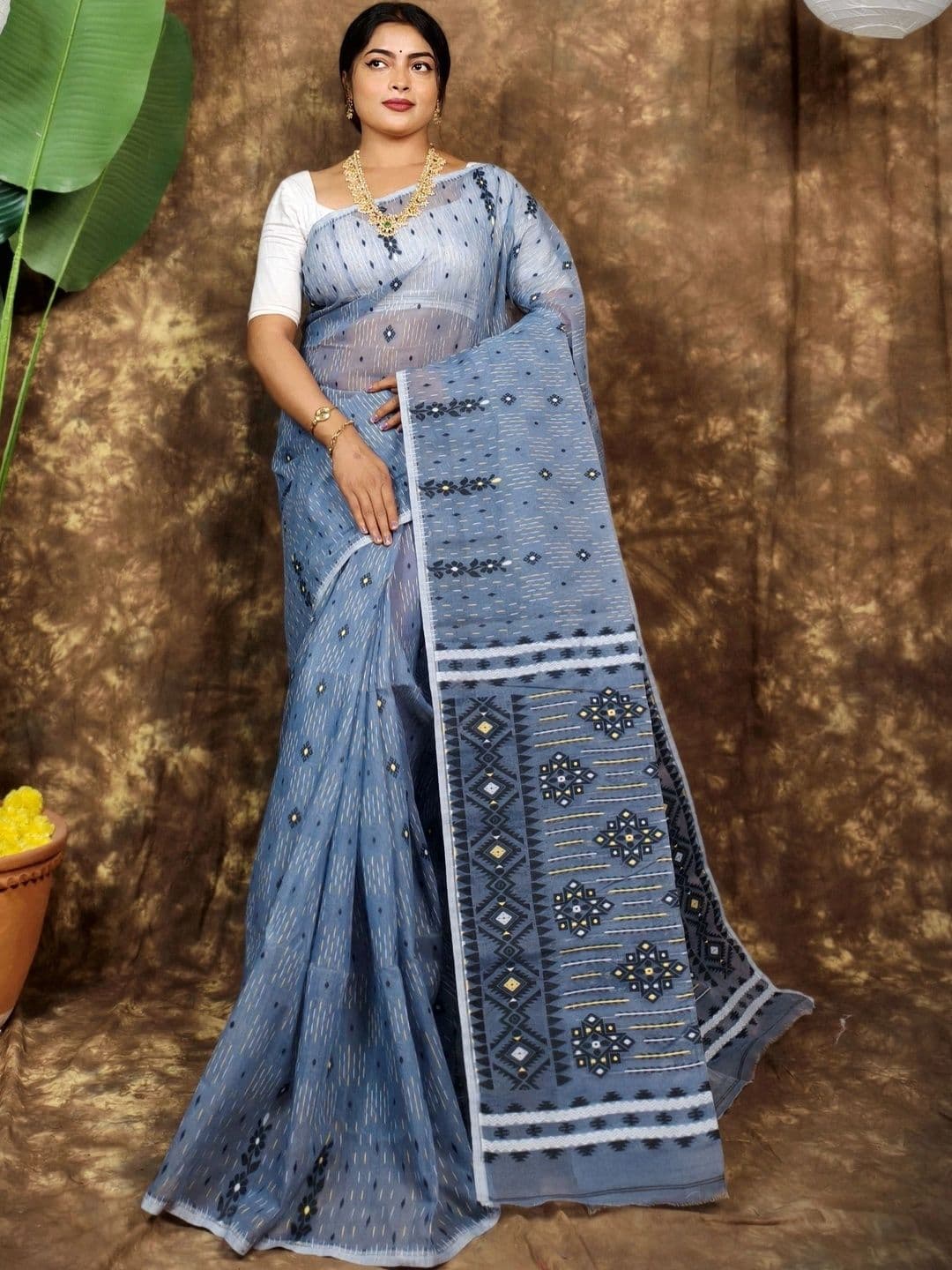 Monde Avenir Woven Design Jamdani Saree - view 1