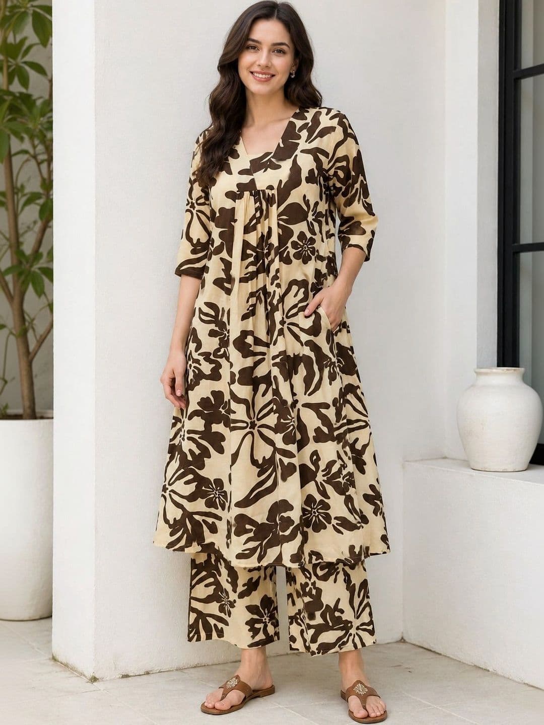 EVANORA Women Floral Printed Regular Kurta with Palazzos - view 1
