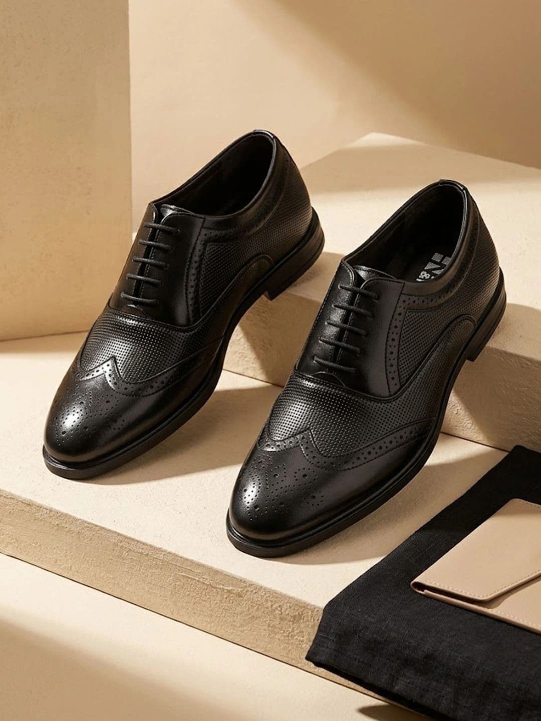 HERE&NOW Men Textured Round Toe Lace-Ups Formal Brogues Shoes - view 1