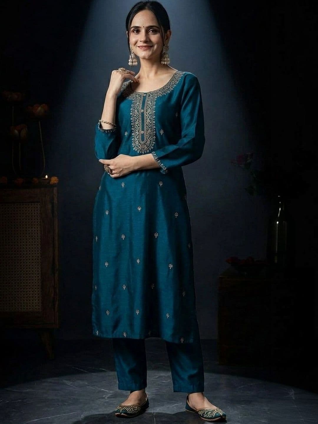 NARACHI TEXWORLD Women Ethnic Motifs Embroidered Thread Work Kurta - view 1