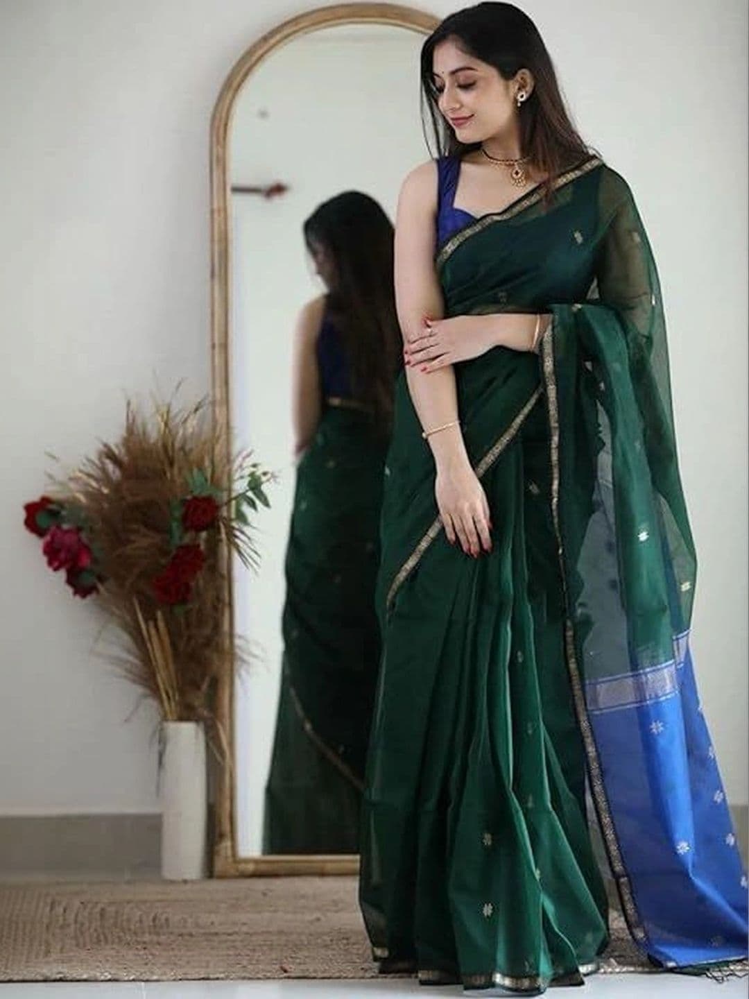 wearsquad Zari Art Silk Banarasi Saree - view 1