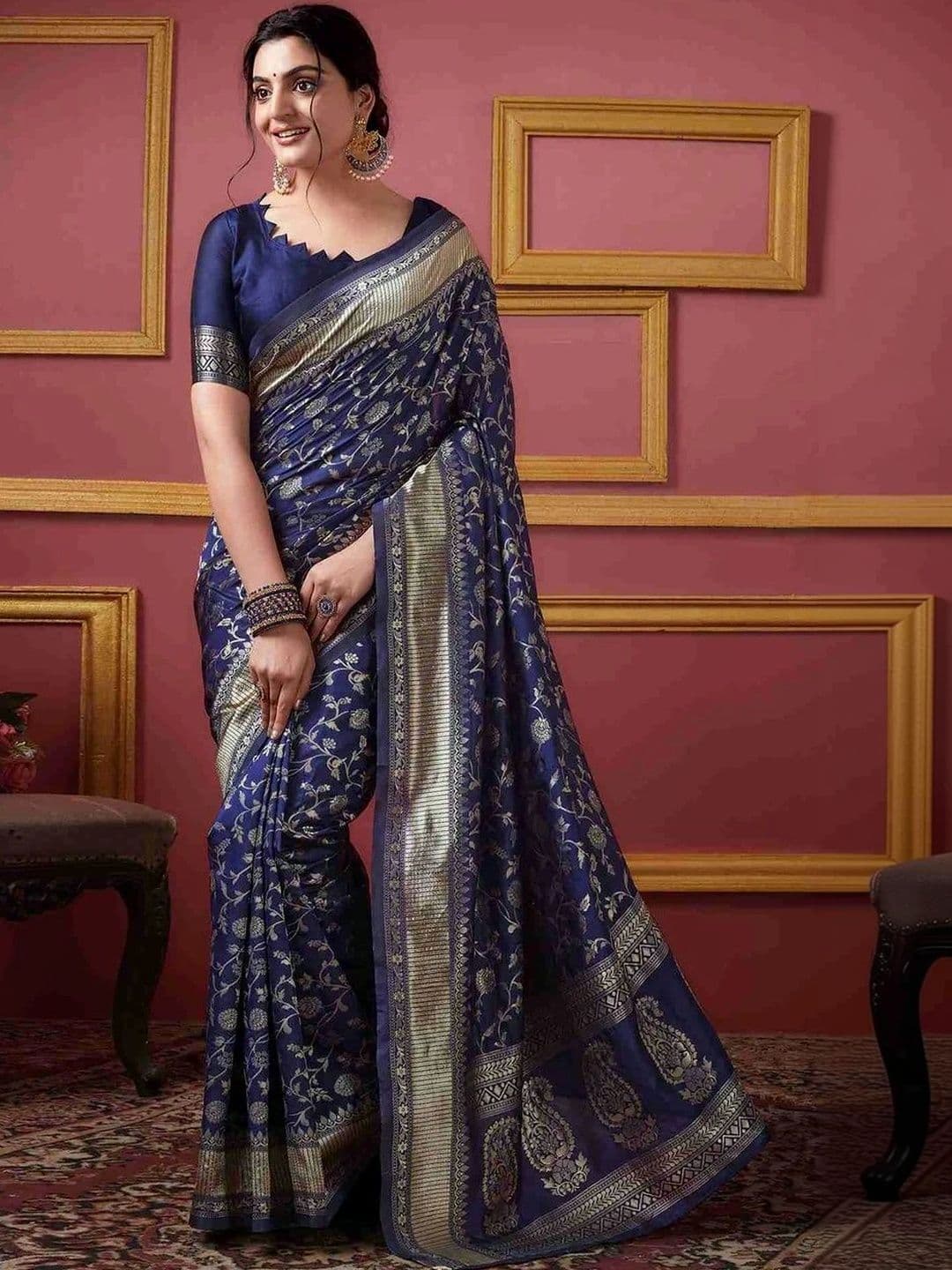 wearsquad Woven Design Zari Art Silk Banarasi Saree - view 1