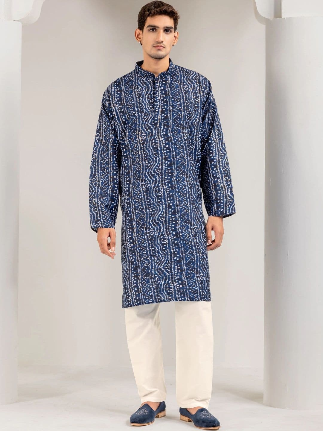 ADHIRAJAN Men Bandhani Printed Kurta - view 1