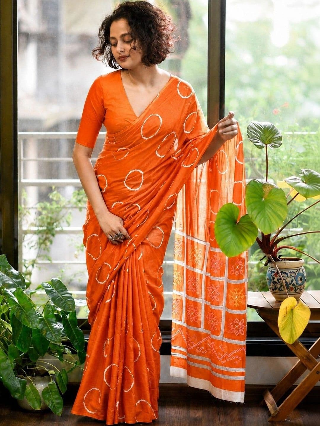 Lovwear Ethnic Motifs Pure Cotton Handloom Ikat Saree - view 1
