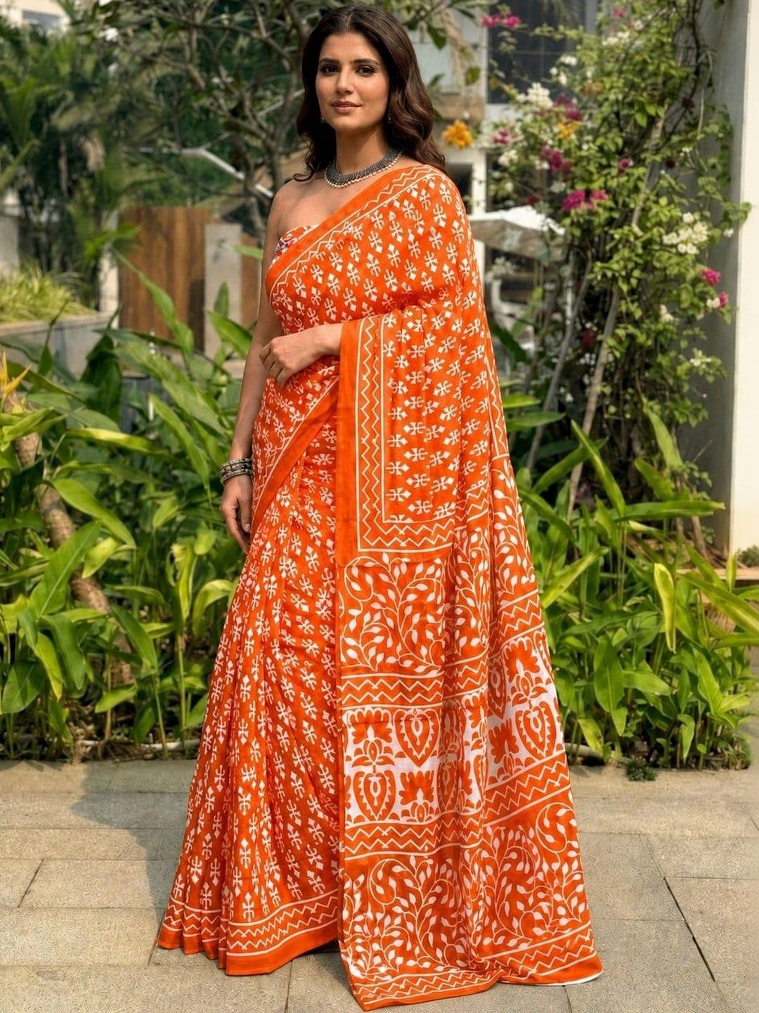 Lovwear Floral Pure Cotton Handloom Ikat Saree - view 1