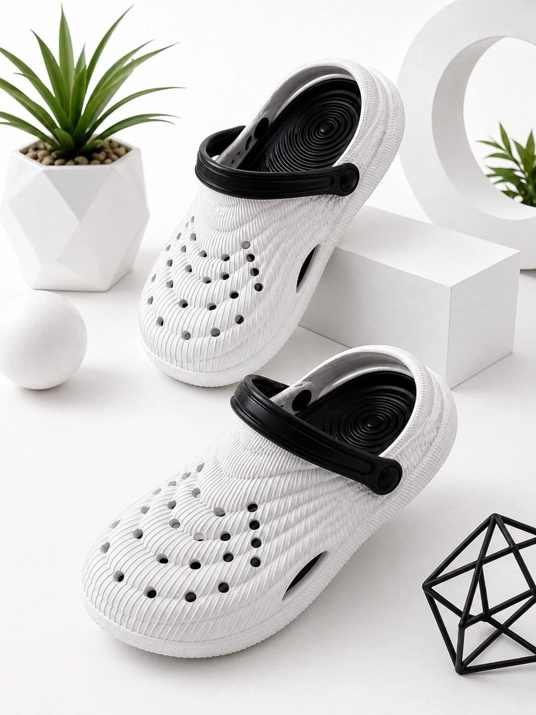 SZN Men Colourblocked Clogs - view 1