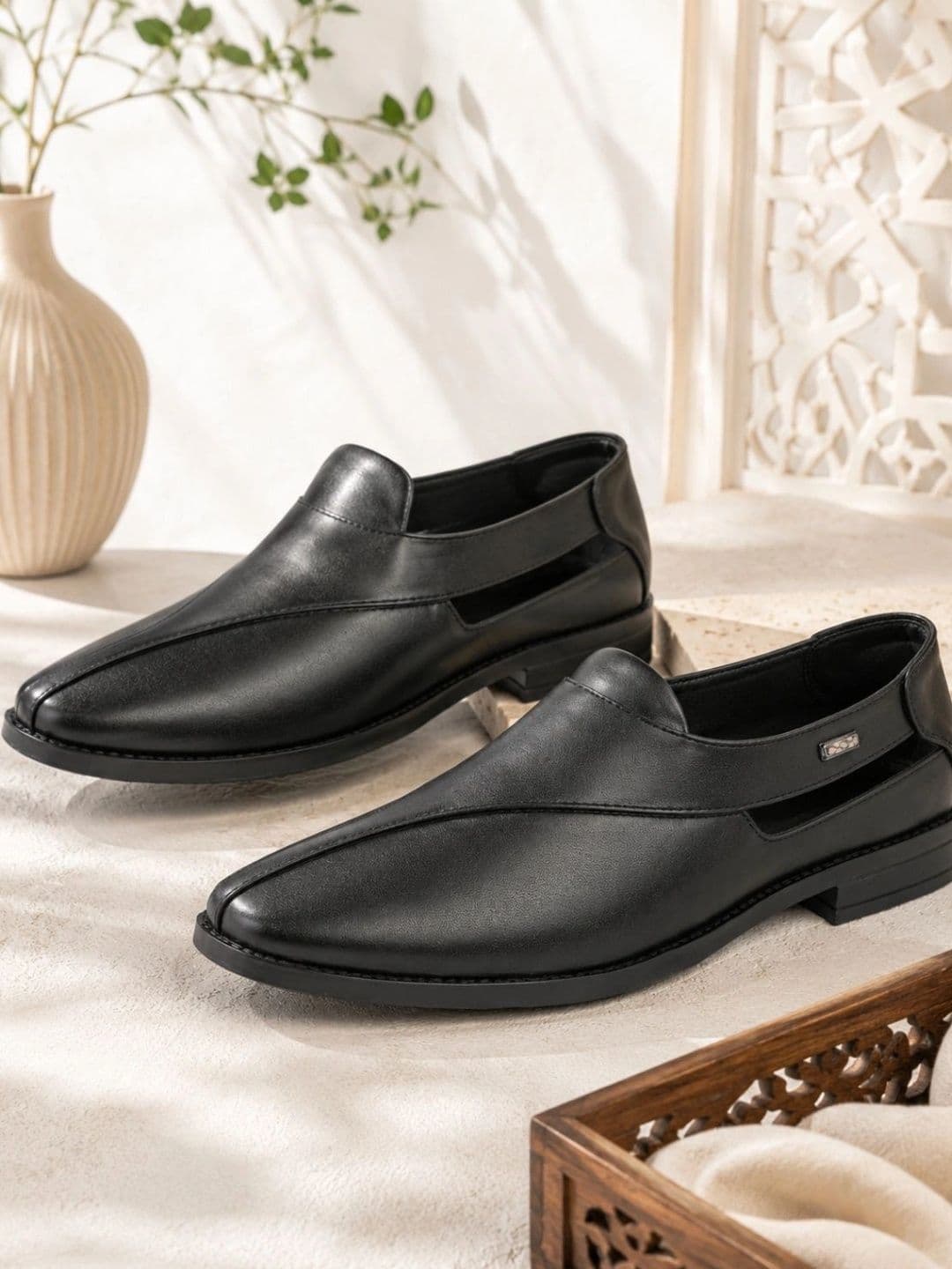 HIROLAS Men Shoe-Style Sandals - view 1