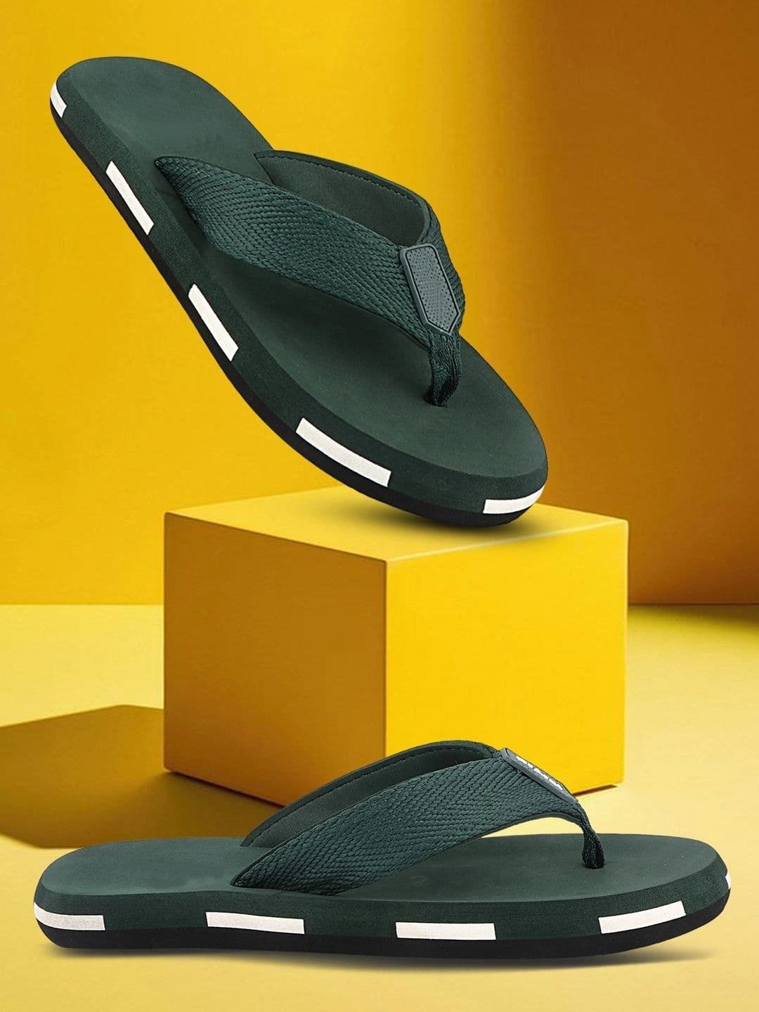 Roadster Men Colourblocked Rubber Thong Flip-Flops - view 1