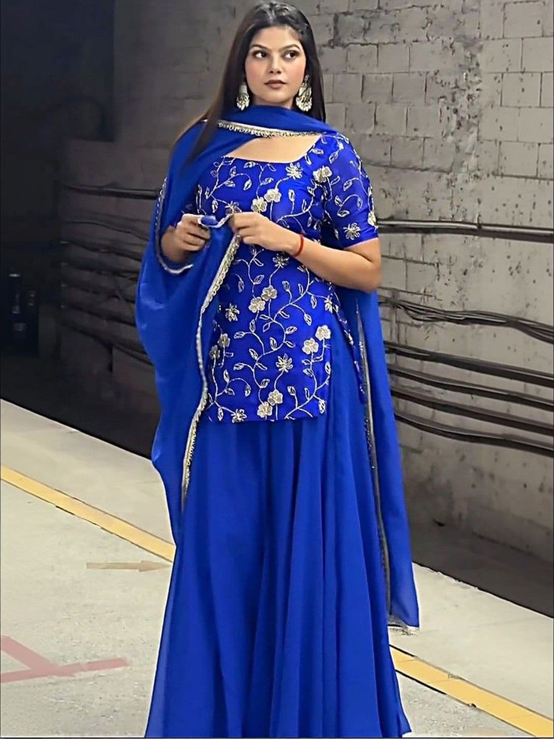 Sangria Women Floral Embroidered Regular Thread Work Kurta with Sharara & With Dupatta - view 1