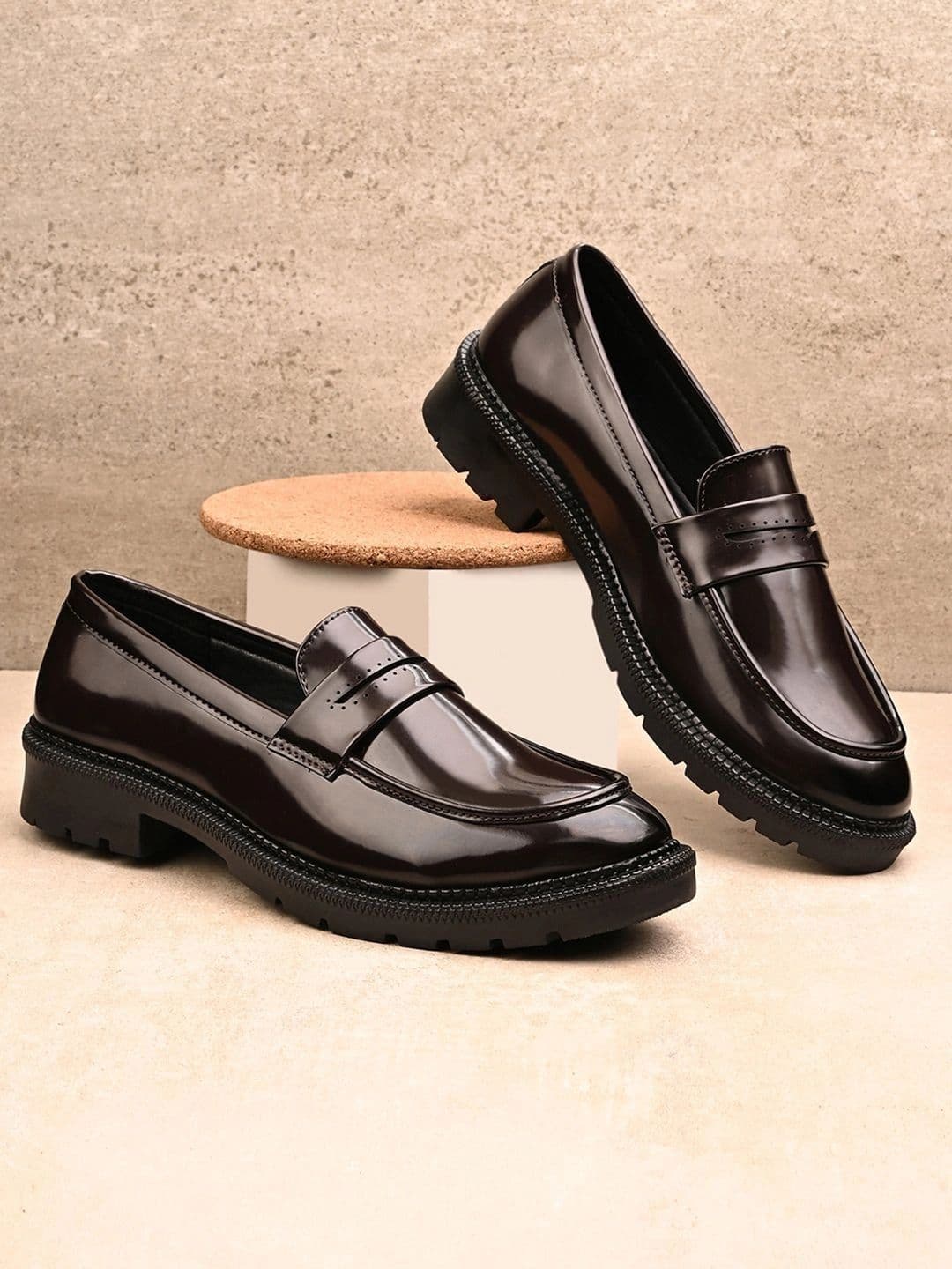 INVICTUS Men Round Toe Slip-On Loafers Shoes - view 1