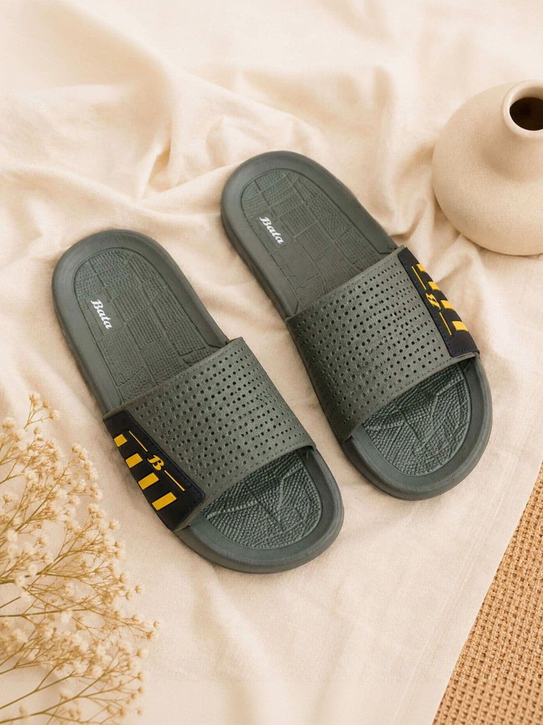 Bata Men Colourblocked Sliders - view 1