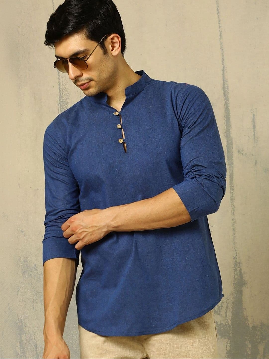 Anouk Woven Design Solid Cotton Handloom Mandarin Collar Short Kurta - view 1