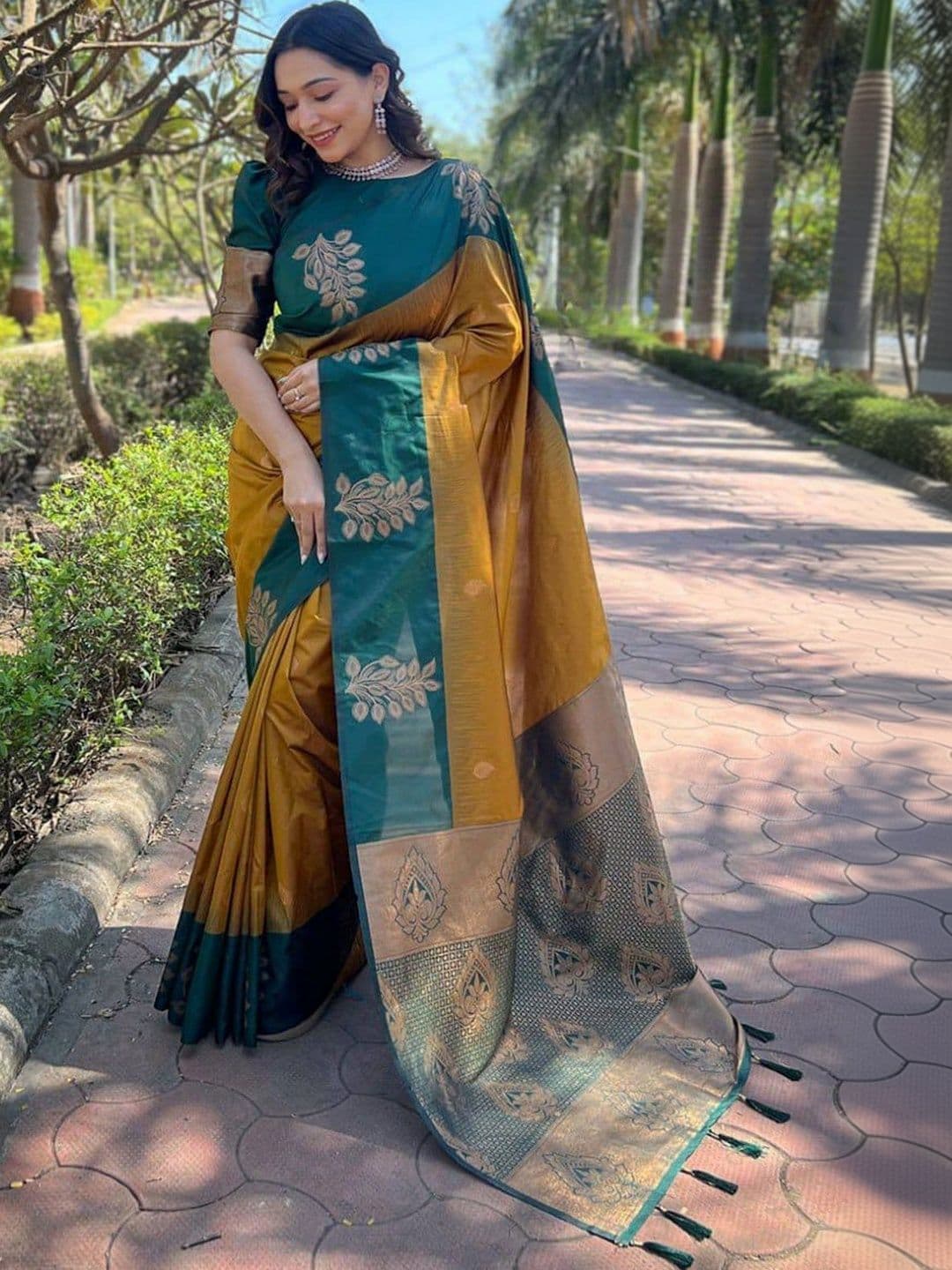 KALINI Woven Design Zari Silk Blend Heavy Work Kanjeevaram Saree - view 1