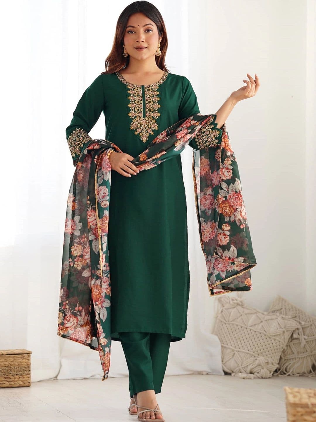 Anouk Women Floral Embroidered Regular Thread Work Kurta with Trousers & Dupatta - view 1