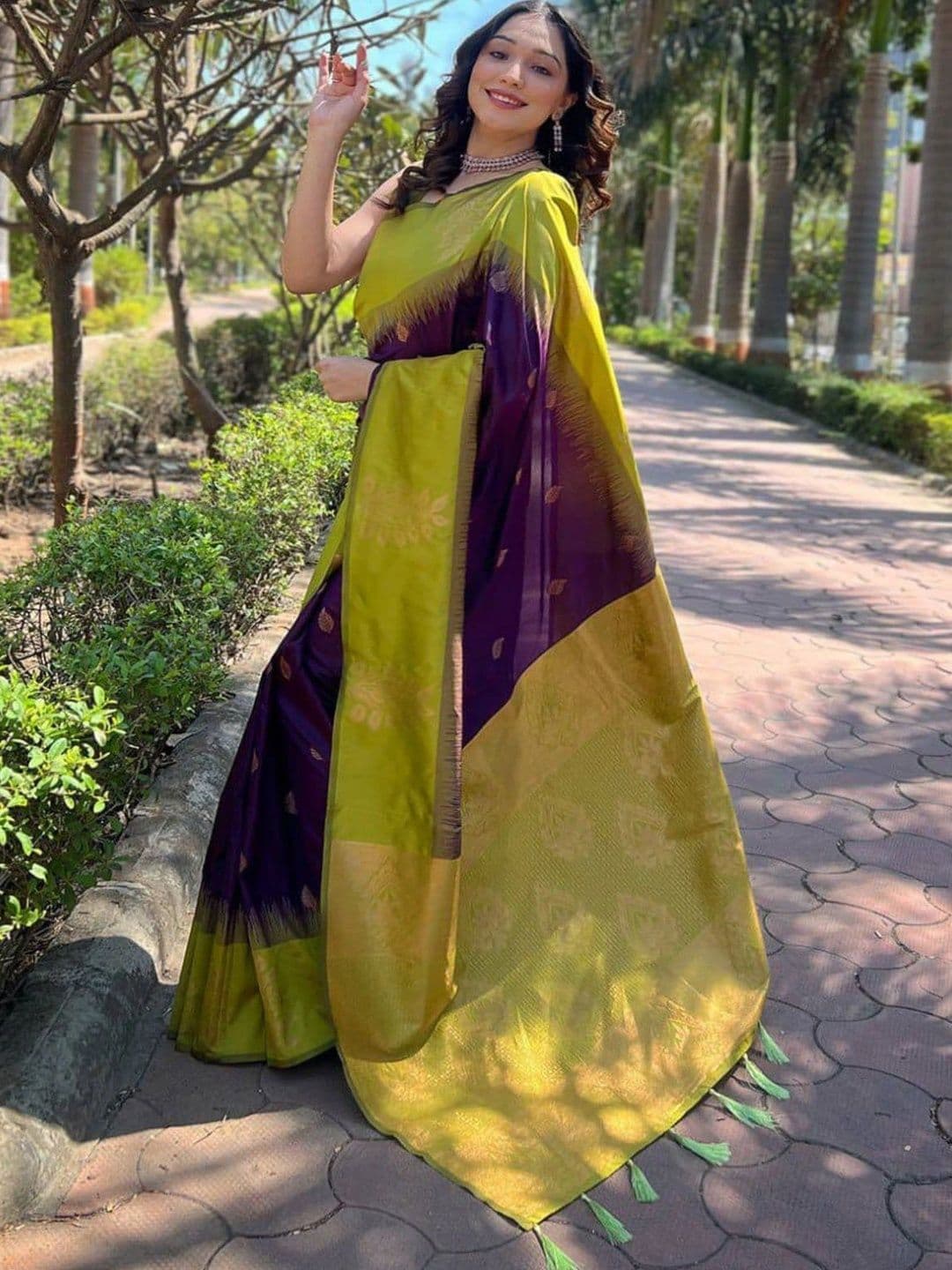KALINI Woven Design Zari Silk Blend Heavy Work Kanjeevaram Saree - view 1