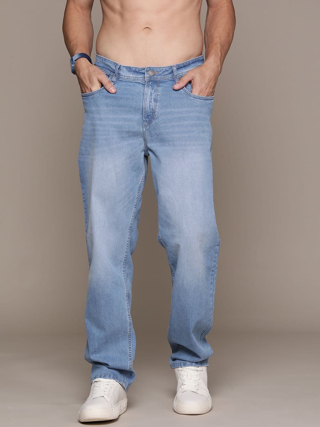 The Roadster Lifestyle Co. Men Straight Fit Light Fade Stretchable Jeans - view 1