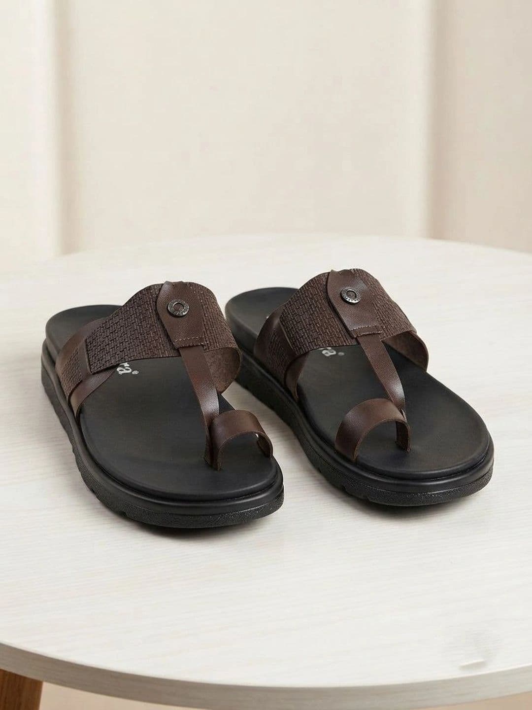 Viora Men Thong Flip-Flops - view 1
