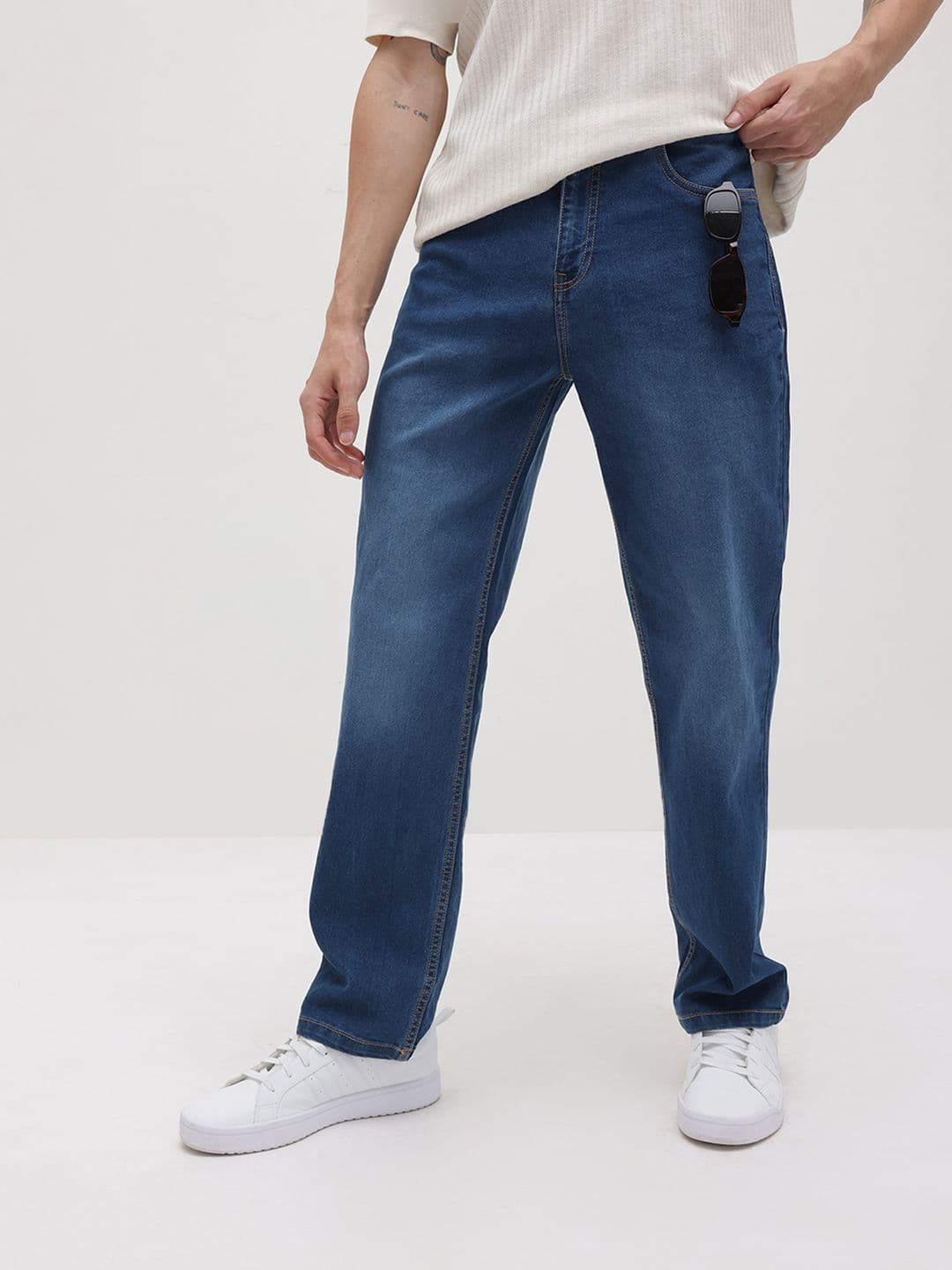 The Roadster Life Co. Men Straight Fit Jeans - view 1