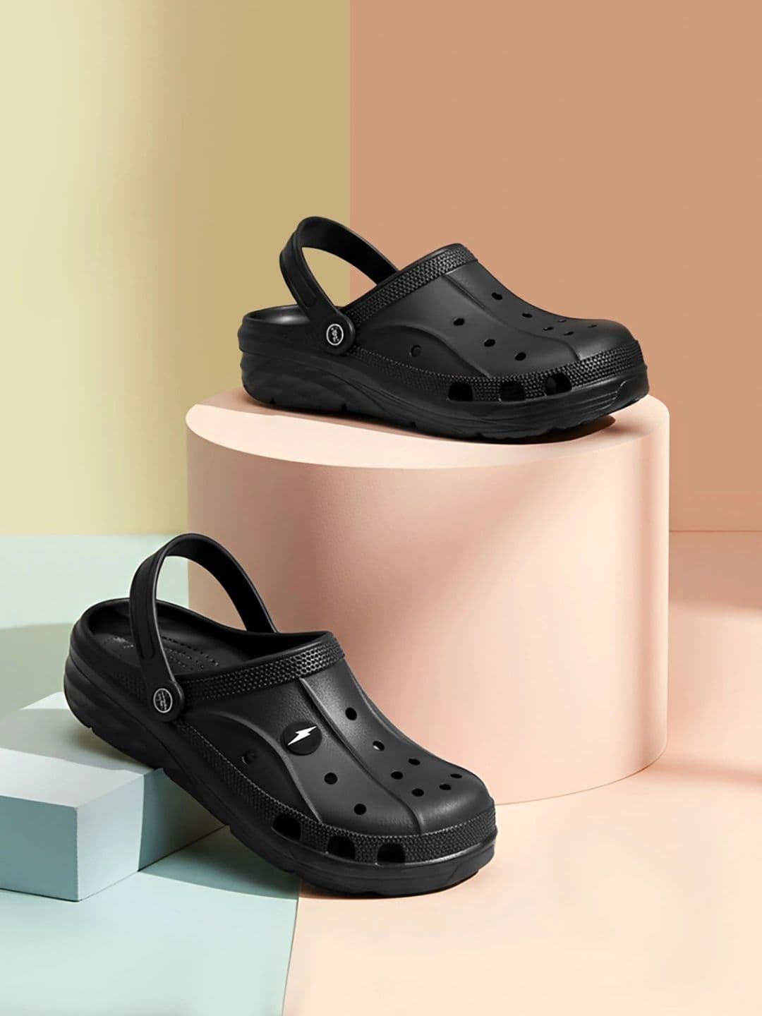 Bruton Men Clogs - view 1