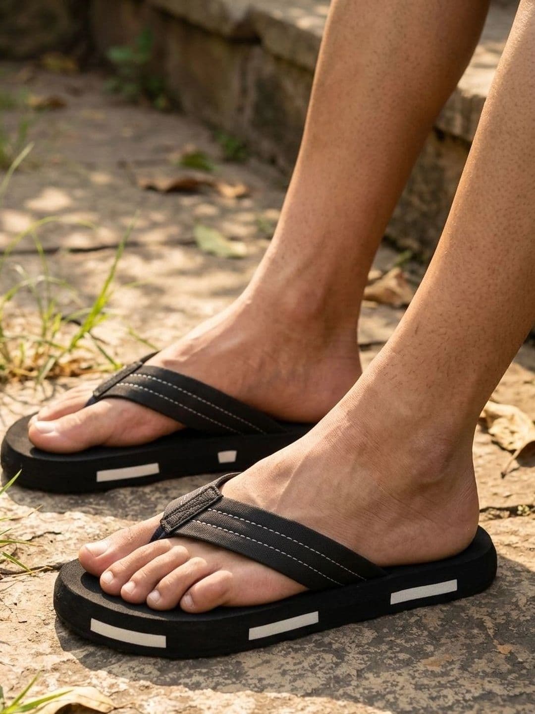 Carlton London Men Thong Flip-Flops - view 1