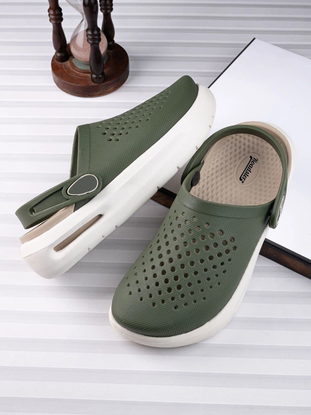 Roadster Men Clogs - view 1
